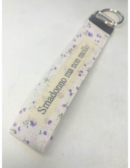 Portachiavi artigianale "Smadonno ma non mollo" - Esclusivo accessorio ispirazionale viola