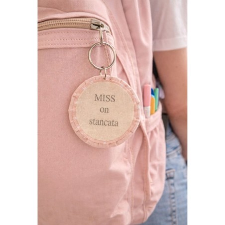 Ciondolo artigianale "MISS on stancata" - Esclusivo accessorio in stoffa rosa