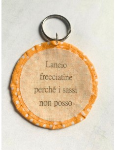 Ciondolo artigianale "Lancio frecciatine perché i sassi...