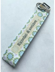 Portachiavi artigianale "Ricordati di sorridere" -...