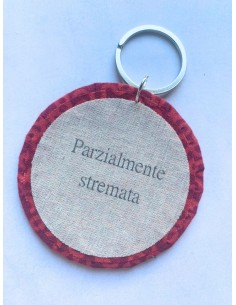 Ciondolo artigianale "Parzialmente stremata" - Esclusivo accessorio in stoffa rossa