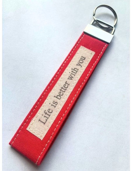 Portachiavi artigianale "Life is better with you" - Esclusivo accessorio in stoffa rossa