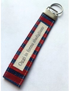 Portachiavi artigianale "Oggi in forma sbadigliante" - Esclusivo accessorio ispirazionale rosso e blu