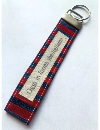 Portachiavi artigianale "Oggi in forma sbadigliante" - Esclusivo accessorio ispirazionale rosso e blu